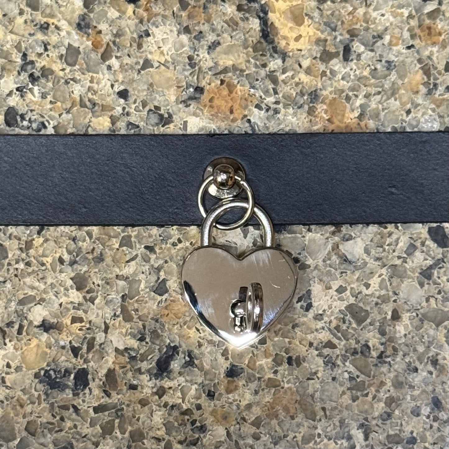Leather Collar - Heart Lock, Chrome